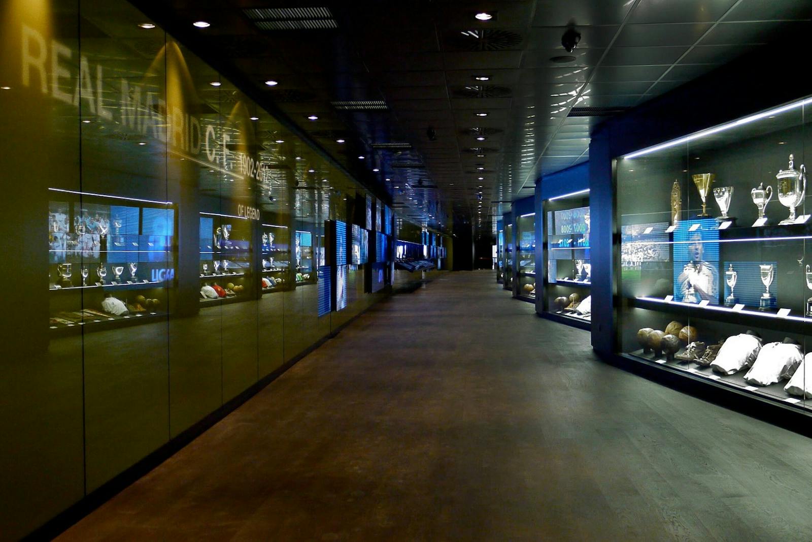 Santiago Bernabéu -stadion ja sen pokaalivitriinit