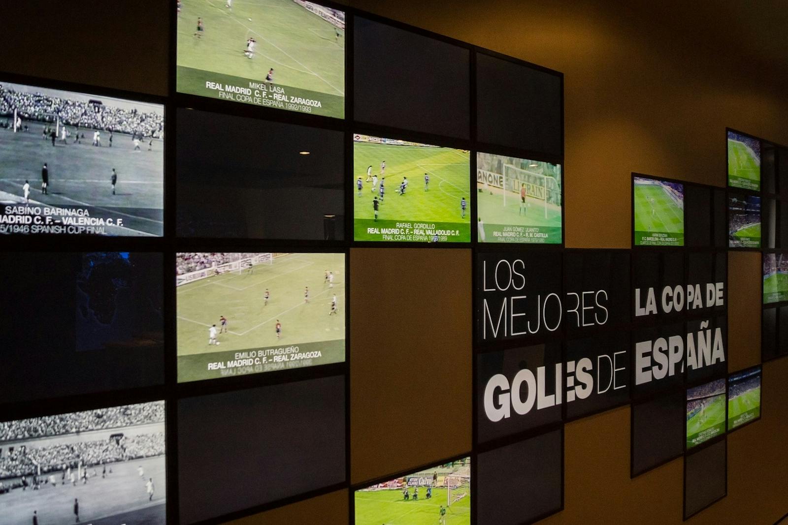 Videoskärmar på Santiago Bernabéu-stadion firar historien